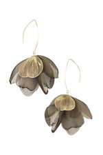Load image into Gallery viewer, oorbellen bloemvorm stainless steel goudkleurig
